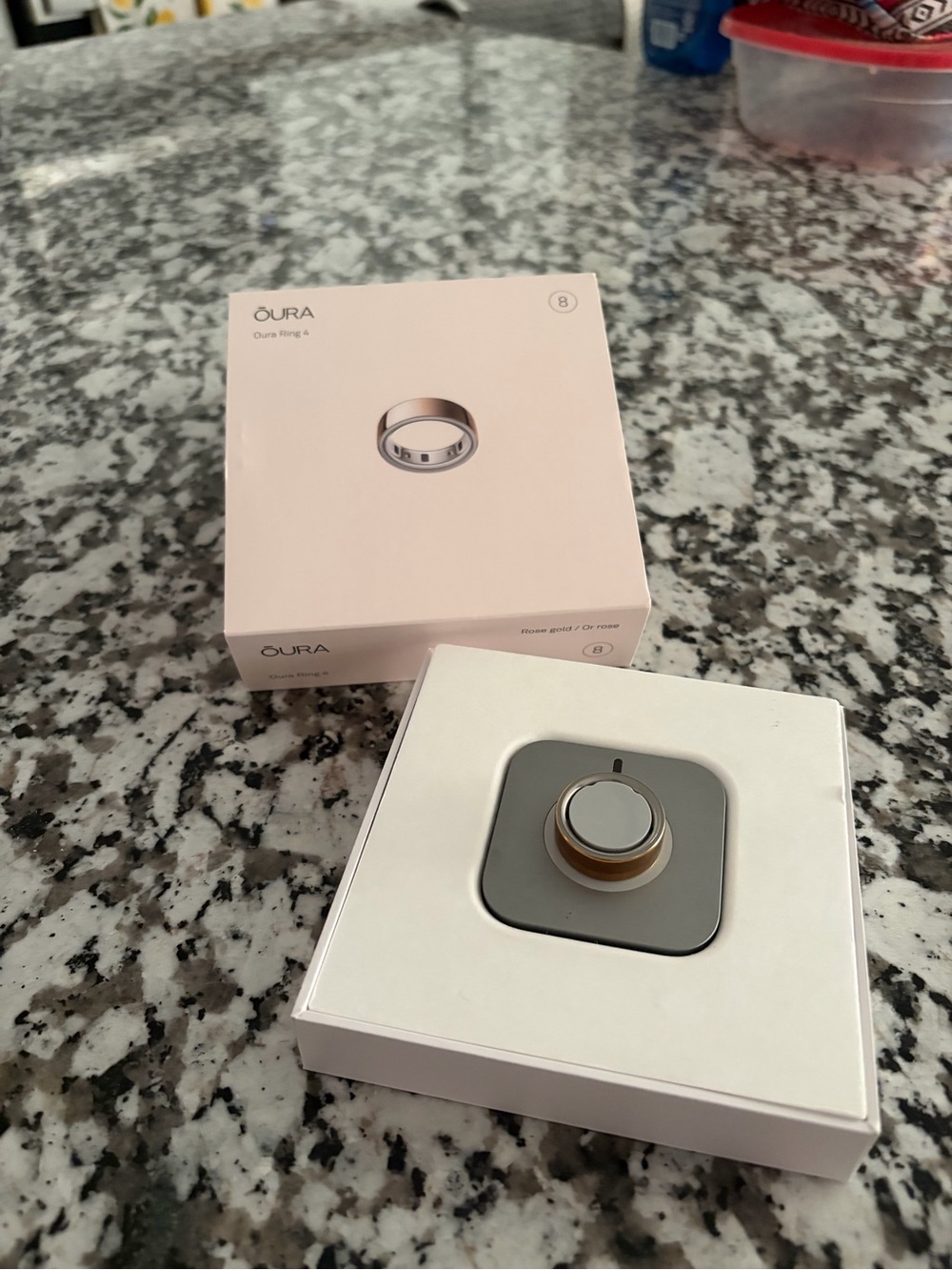 Oura Ring 4 – Rose Gold – Size 8